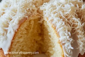 Gâteau Bundt au chocolat blanc et noix de coco