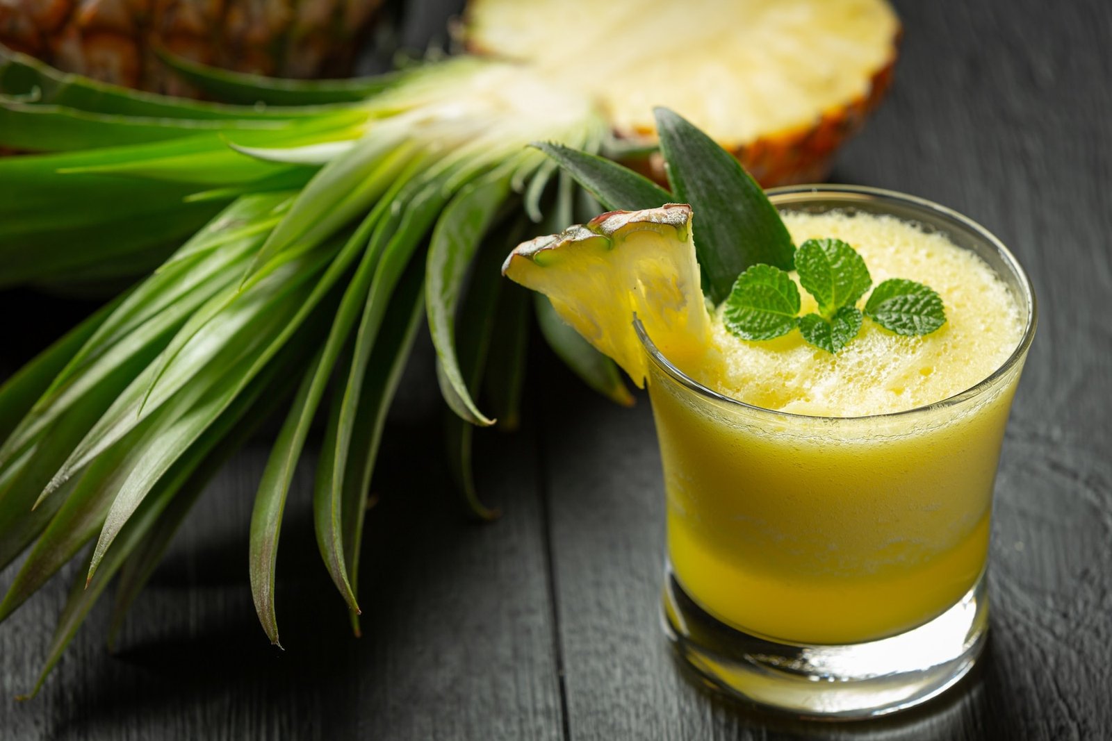 Peut-on perdre 7 livres en 1 semaine en buvant un jus à base de concombre, citron, gingembre et ananas ?